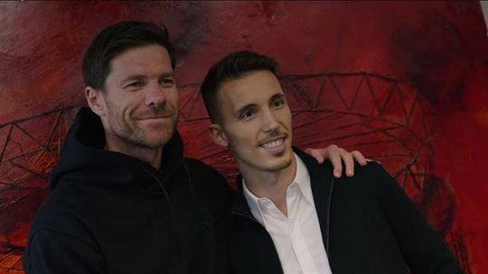 Depois de conseguir Grimaldo, Xabi Alonso garante que não sai