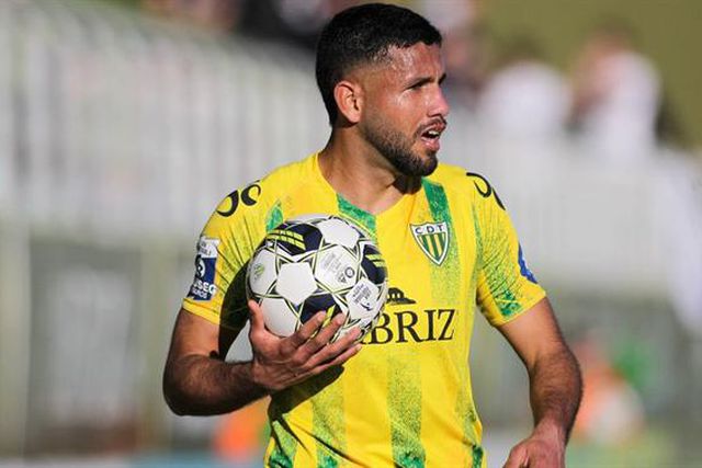 Bebeto renova contrato