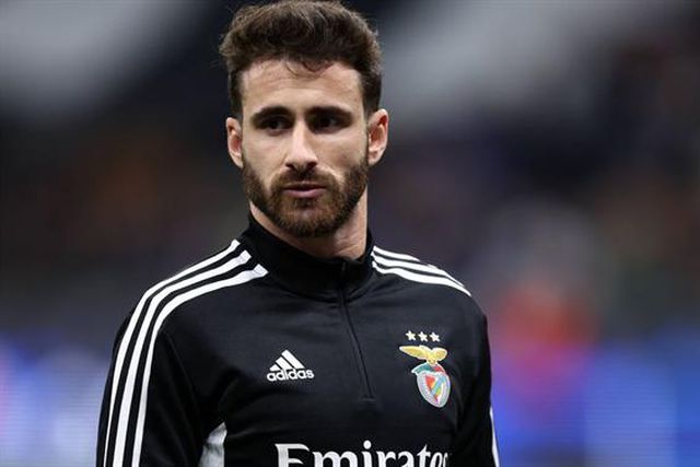 Mais uma transferência sob suspeita