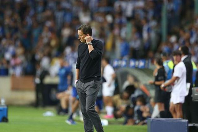 Schmidt espera ter David Neres no Bessa