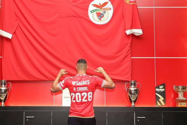 «É bom chegar e respirar logo títulos»