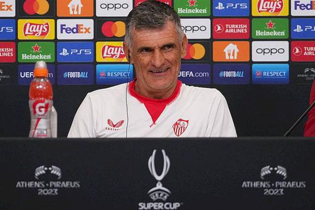 Treinador inconformado com assédio saudita a jogadores: «Enganam-nos»