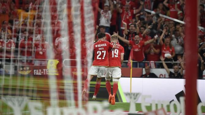 Benfica vence E. Amadora com muita classe de David Neres (veja o resumo)