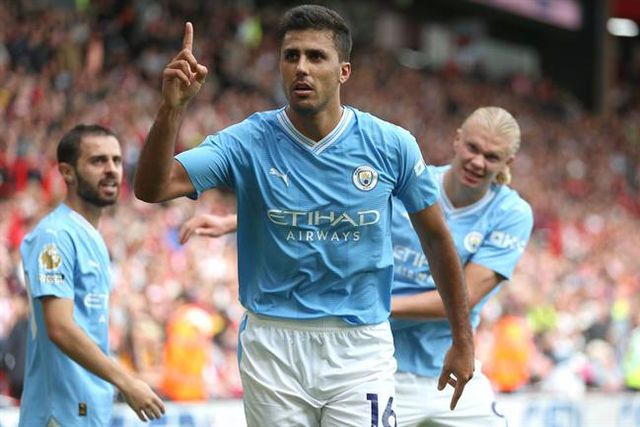 Rodri dá pleno e liderança ao City ao minuto... 88 (veja os golos)