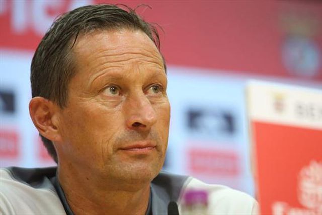 «Estamos no Benfica, há muita concorrência»