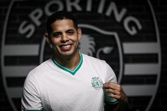 Chema Carrasco reforça o Sporting