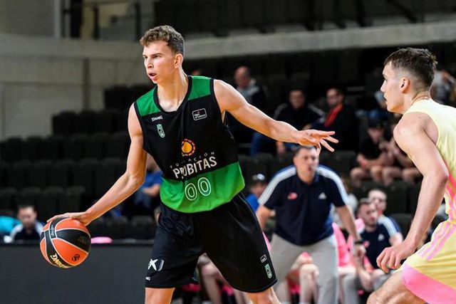 Ruben Prey continua no Badalona e emprestado