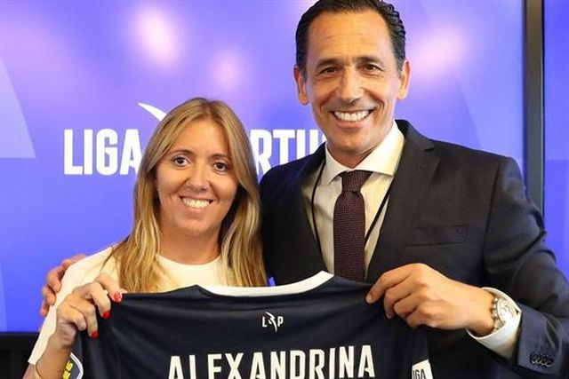 Alexandrina Cruz recebida pelo presidente da Liga