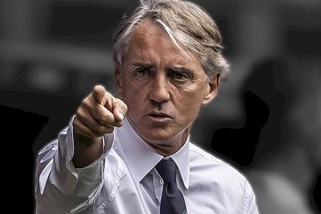 Roberto Mancini arrasa presidente da Federação