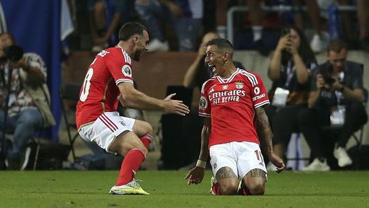 Pogba e Vlahovic na coroação de Di María