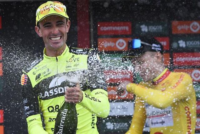 Whelan coroa-se na Sra. da Graça e Stussi reforça amarela