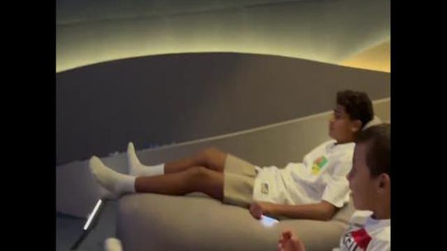 Ronaldo foi com a família ao cinema, mas não é bem um cinema 'normal'...