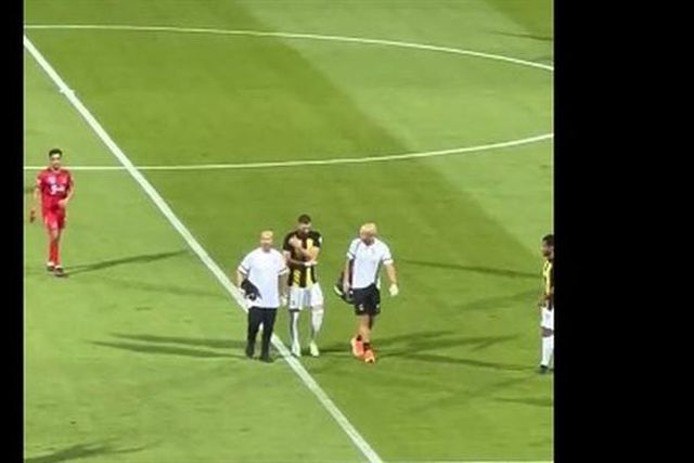 Benzema lesiona-se, sai e preocupa (vídeo)