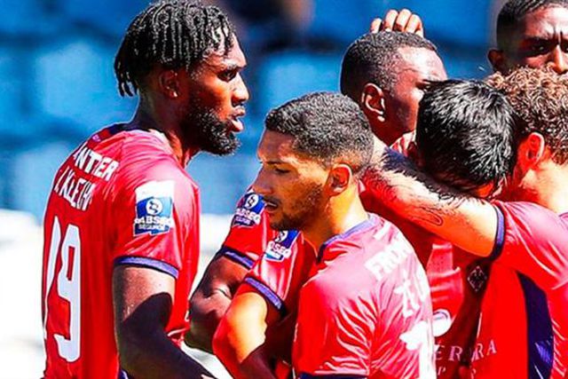 Oliveirense bate Vilaverdense e continua no topo (veja o resumo)