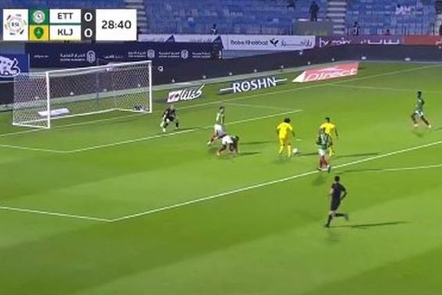 Fábio Martins fez isto à equipa de Steven Gerrard (veja o golo)