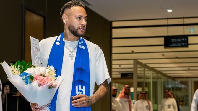 Apresentação de Neymar motiva mudança de estádio