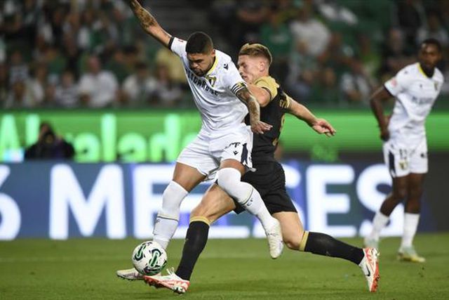 Leão mete a terceira e regressa ao topo! (veja o resumo)