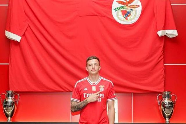 Trubin fala da luta com Vlachodimos