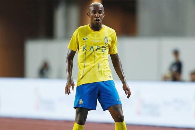 Más notícias para Luís Castro: Talisca lesiona-se