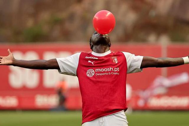 Bruma e Nkunku interagem nas redes sociais (foto)