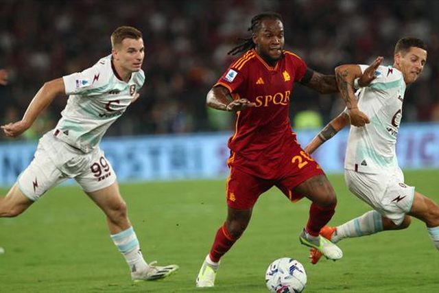 Sinal STOP para Renato Sanches: abandonou treino com dores musculares