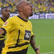 Borussia Dortmund vence perto do final