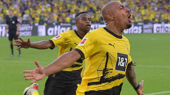 Borussia Dortmund vence perto do final