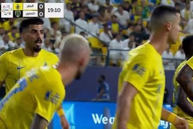 Ronaldo já está em apuros (veja o golo)