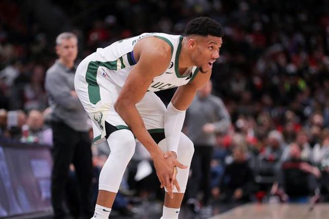 Giannis Antetokounmpo falha Mundial
