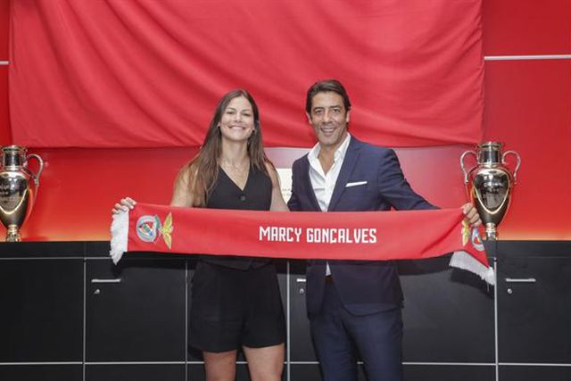 Benfica contrata 'capitã' Marcy Gonçalves