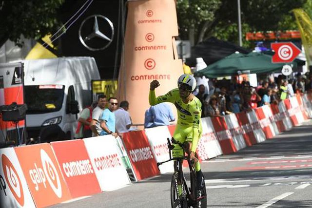 Aí está o primeiro camisola amarela!