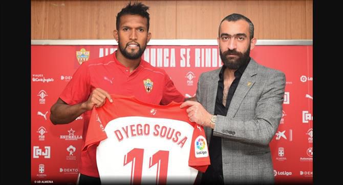 Dyego Sousa rescinde com o Almería