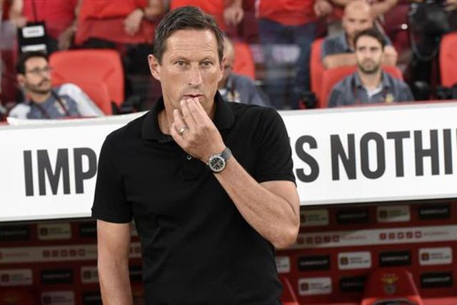 Porque está Roger Schmidt no ponto de mira?