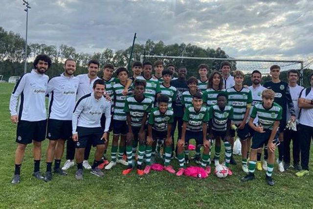 Sub-15 com visita especial em França (foto)
