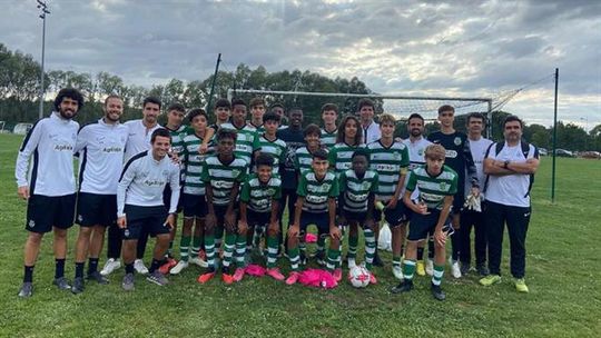 Sub-15 com visita especial em França (foto)