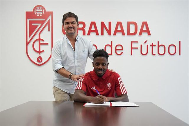 Oficial: Manafá assina pelo Granada