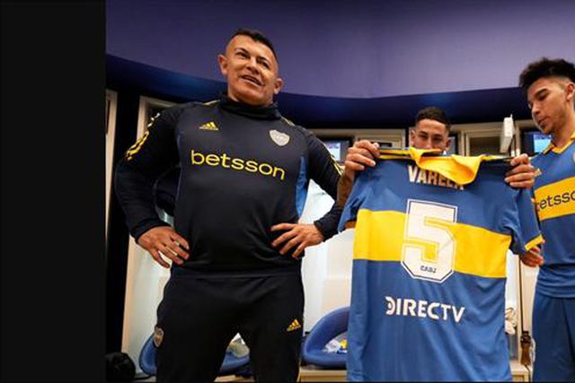 Treinador do Boca sobre o 'risco' de Varela jogar: «Tive medo, mas ele quis despedir-se»