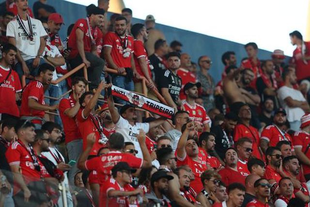 Dois detidos por especulação com bilhetes