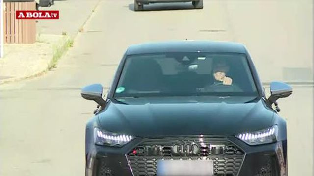 Sorrisos de Vlachodimos na chegada ao Seixal