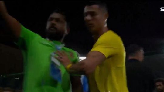 Ronaldo furioso com a equipa de arbitragem (vídeos)