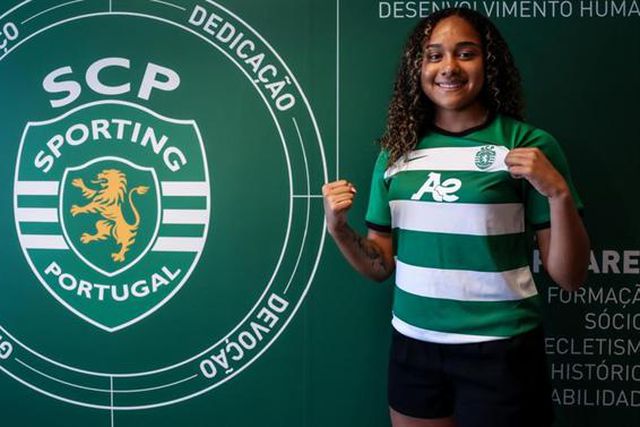 Sporting apresenta internacional canadiana de 19 anos