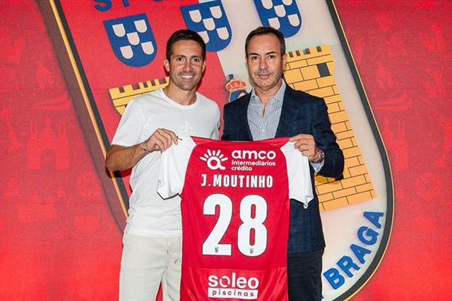 Oficial: João Moutinho é reforço!