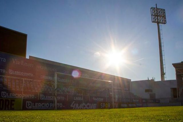 Feirense – Penafiel muda de estádio e horário