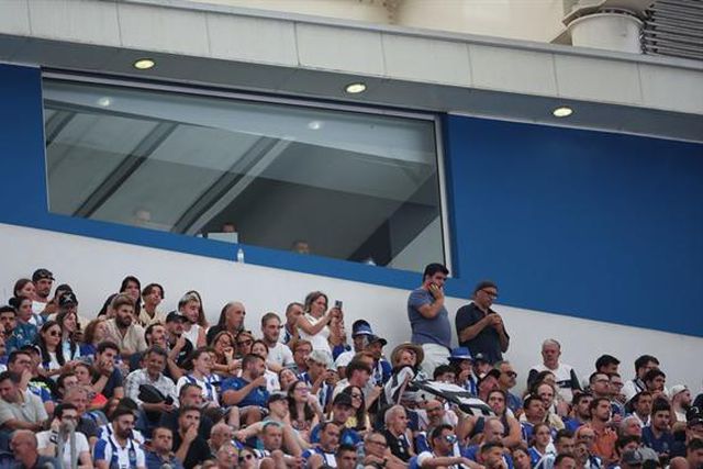 Eis onde Sérgio Conceição assiste ao jogo com o Farense