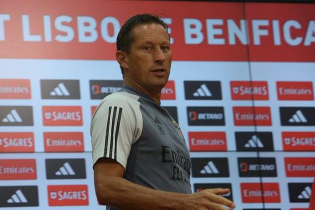Roger Schmidt sem «pressão» para estrear Trubin e Arthur Cabral