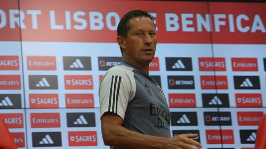 Roger Schmidt sem «pressão» para estrear Trubin e Arthur Cabral