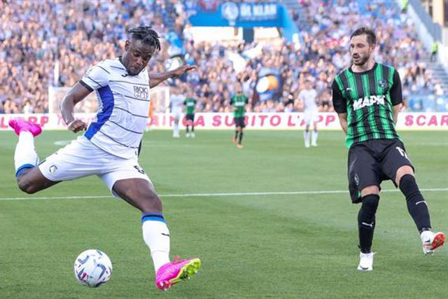 Mourinho vê Zapata a voar