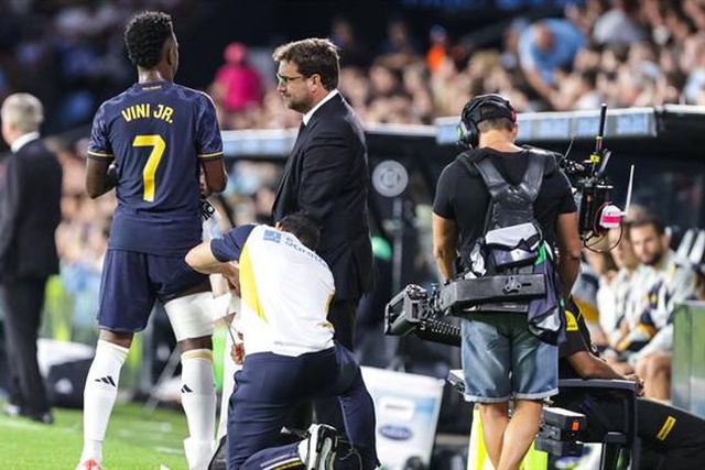 Ancelotti comenta lesão de Vinícius