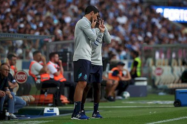 Equipa técnica continua em silêncio