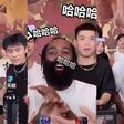 James Harden ‘vende’ 10 mil garrafas em 14s (vídeo)